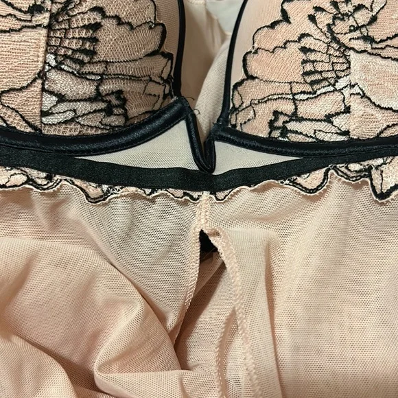 Women’s push up body doll color ice rose NWT - Picture 3 of 6